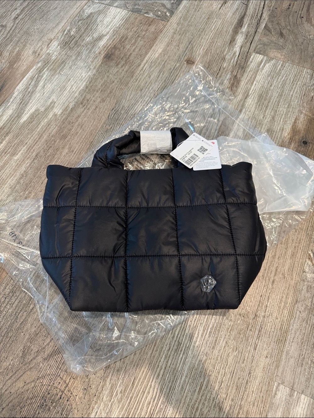 NEW with tags! Lululemon Quilted Grid Crossbody Bag 5L Black